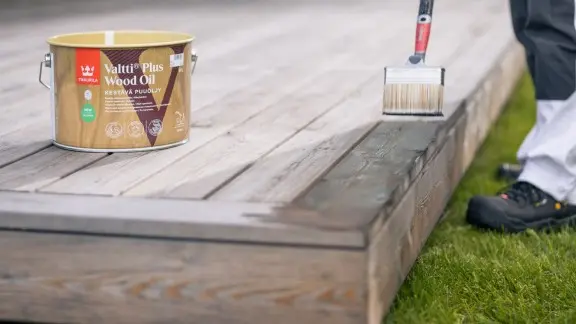 Terrace oiling with Valtti Plus Wood Oil