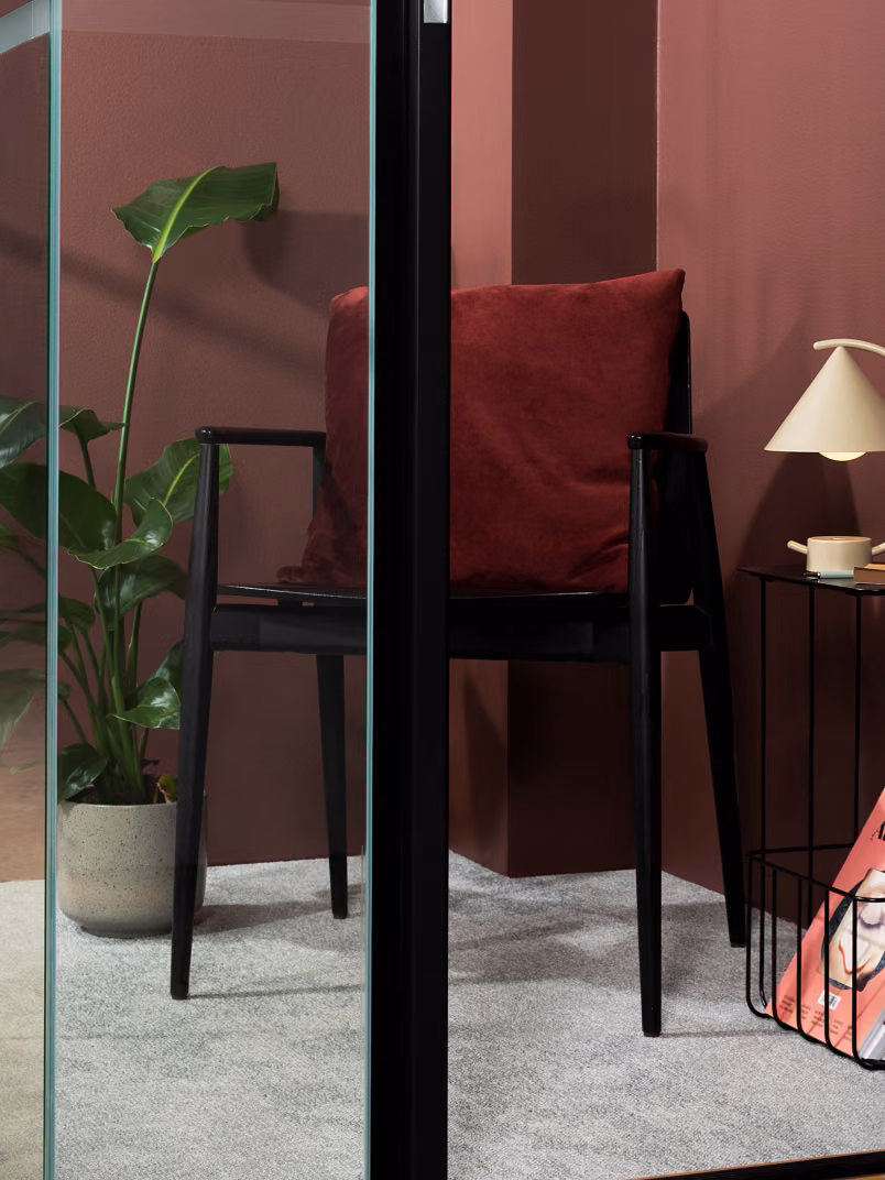 Color Now 2022 palette for office interior