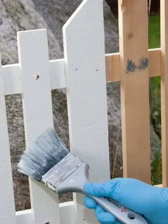 Fence painting