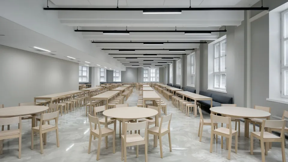 Skolas un bērnudārzi