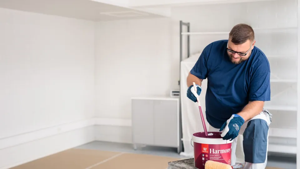 Kas notiek ar iekštelpu gaisu, kad es atveru krāsas iepakojumu?