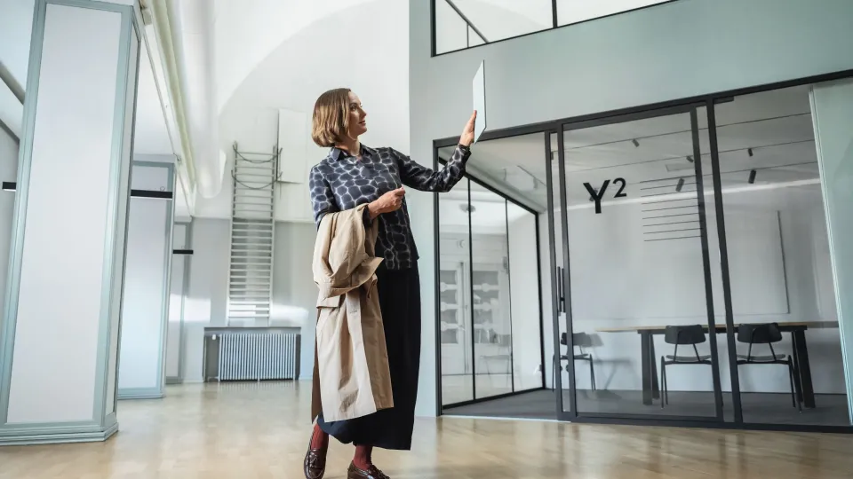 Kā mēs varam izmantot apgaismojumu, lai iegūtu līdzsvarotu toņu paleti?