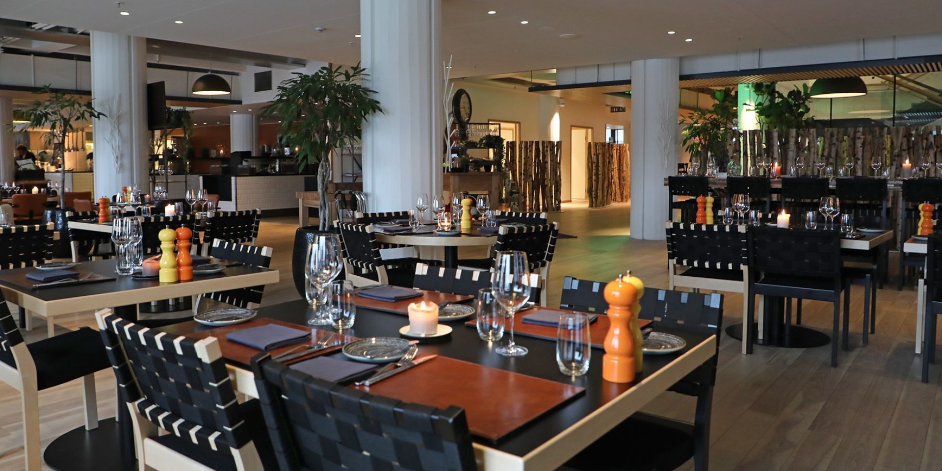 Clarion Hotel Helsinki brokastu un restorāna telpa