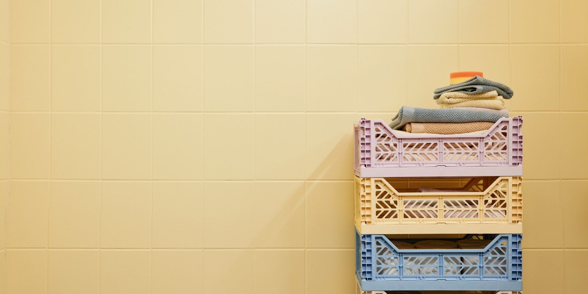 bathroom tiles in yellow and grey colour