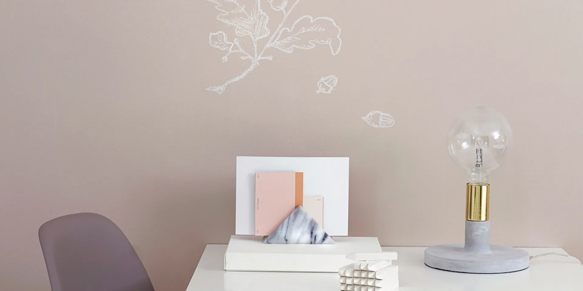 Darbistaba krāsota ar tāfeļu krāsu Liitu