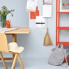  Create a refreshing blend of delicious red and cool blue-gray