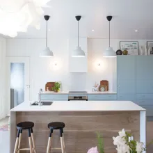 baltas virtuves sienas