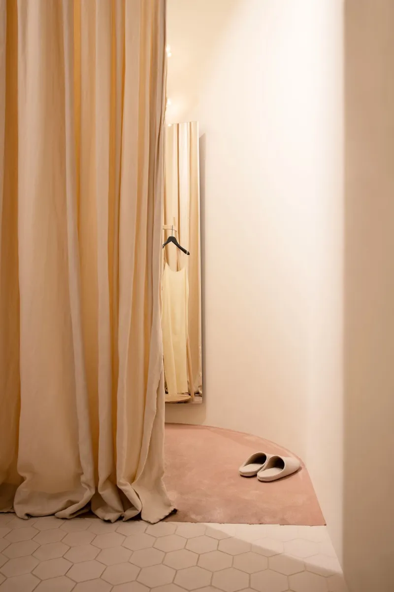 soft beige colour in fitting booth 